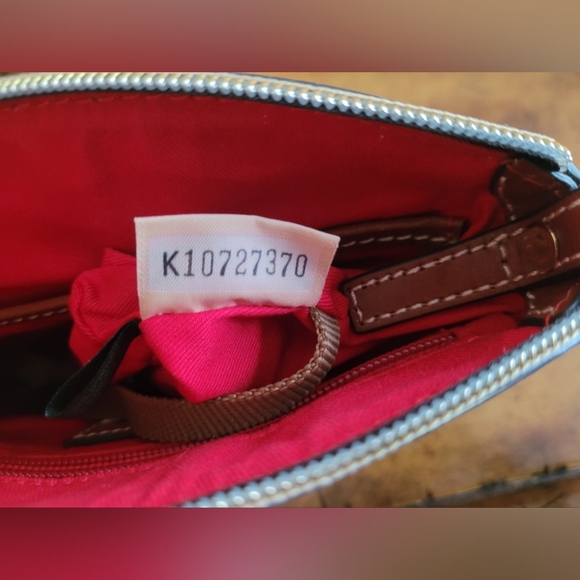 Dooney & BOURKE Elegant Tan and Brown Women's Bag - Picture 9 of 10